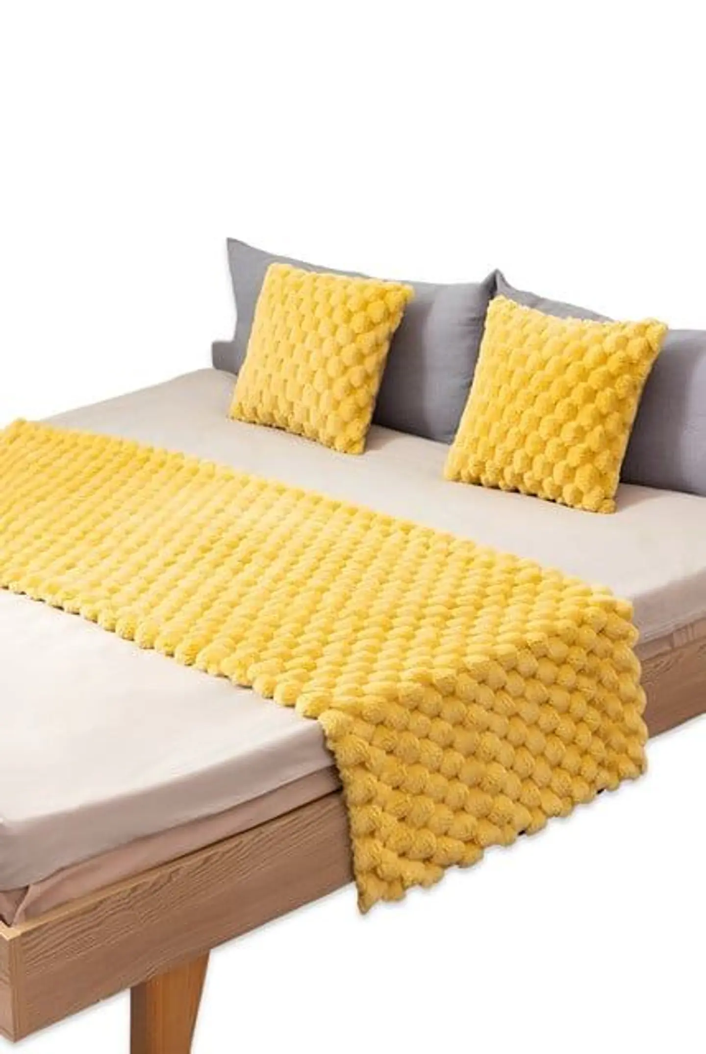 JUEGO DE PIECERA DE CAMA CON 2 FUNDAS MODELO PERLA AMARILLO 2