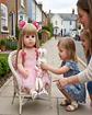 Muñeca Reborn Realista con Accesorios y Peluche de Conejo - Miniatura 4