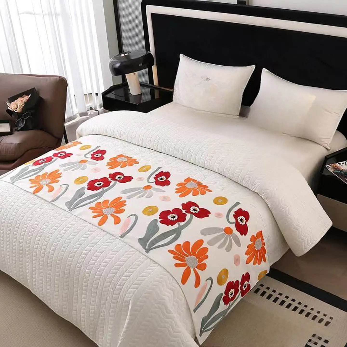 PIECERA DE CAMA BORDADA DECORATIVA 60X200 CM 1