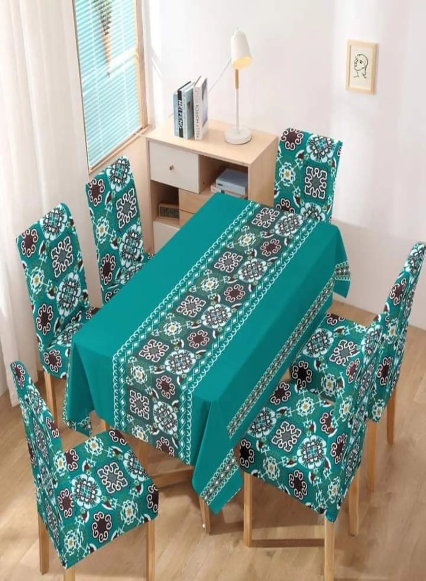 MANTEL MÁS 6 FUNDAS PARA SILLAS 3