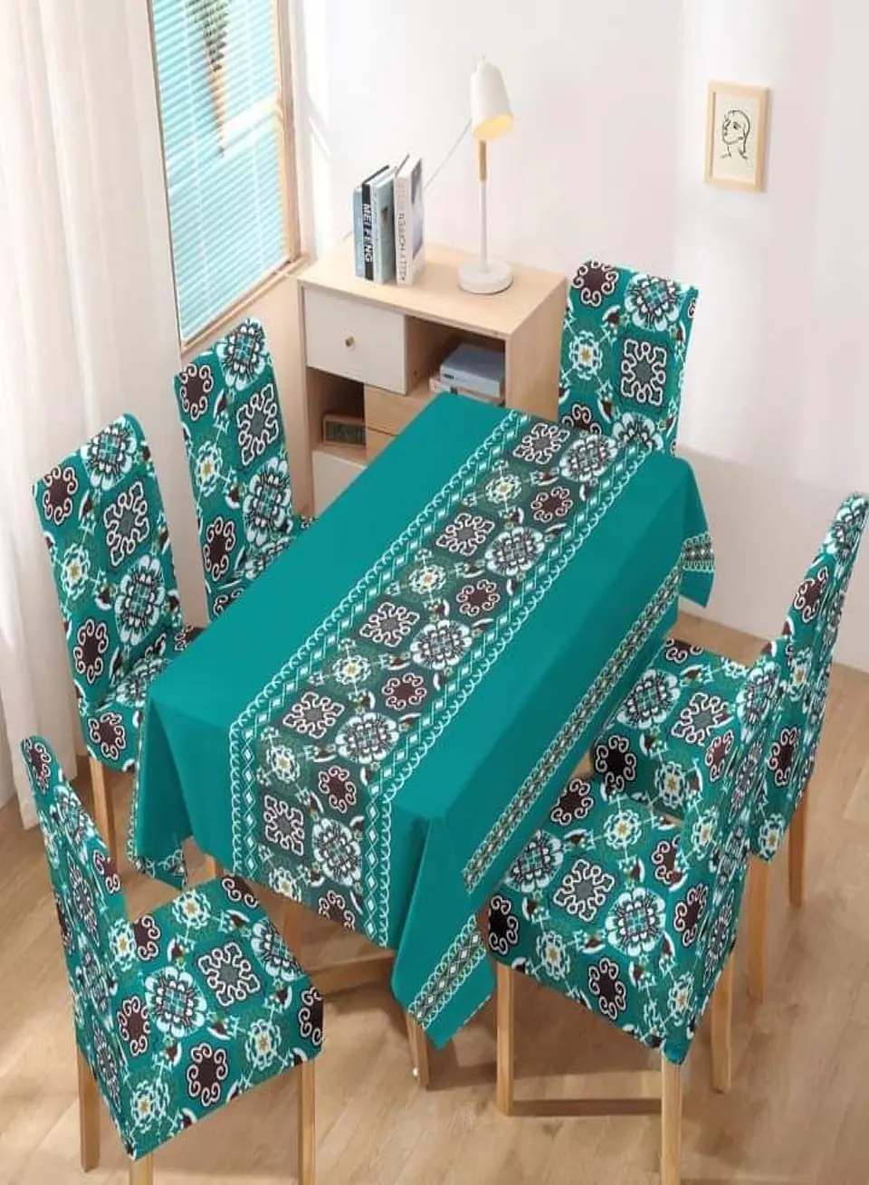 MANTEL MÁS 6 FUNDAS PARA SILLAS 3