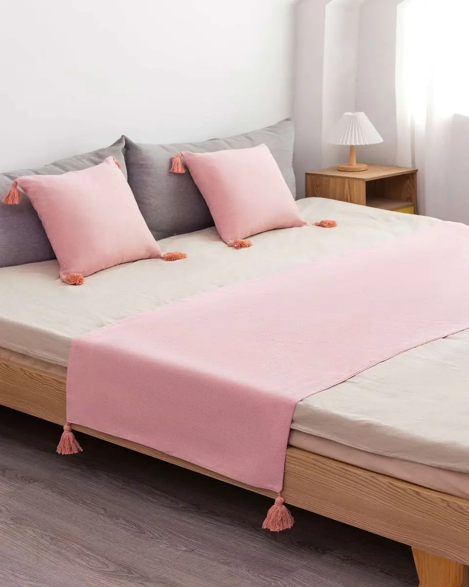PIECERA SIN FUNDAS CON POMPONES ROSA 4