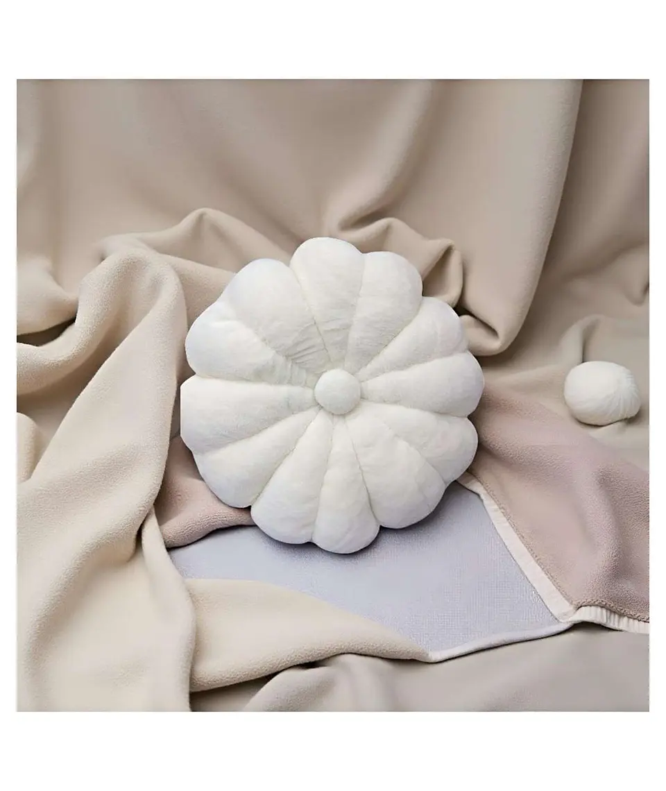COJIN FLOR BLANCO 50 CM 3