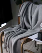 MANTA CHENILLE CON FLECOS DE SOGA DECORATIVA PARA CAMA O SOFA - Miniatura 3