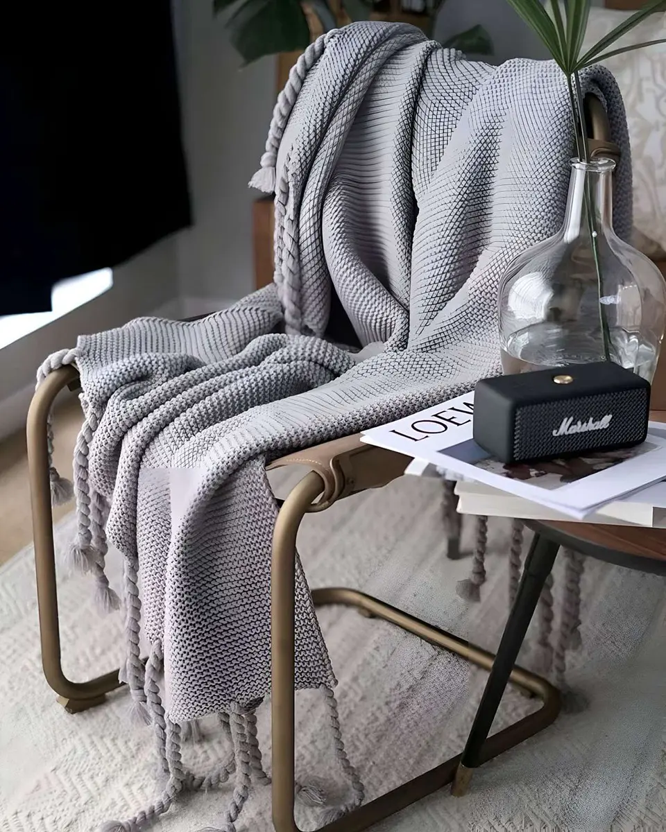 MANTA CHENILLE CON FLECOS DE SOGA DECORATIVA PARA CAMA O SOFA 4