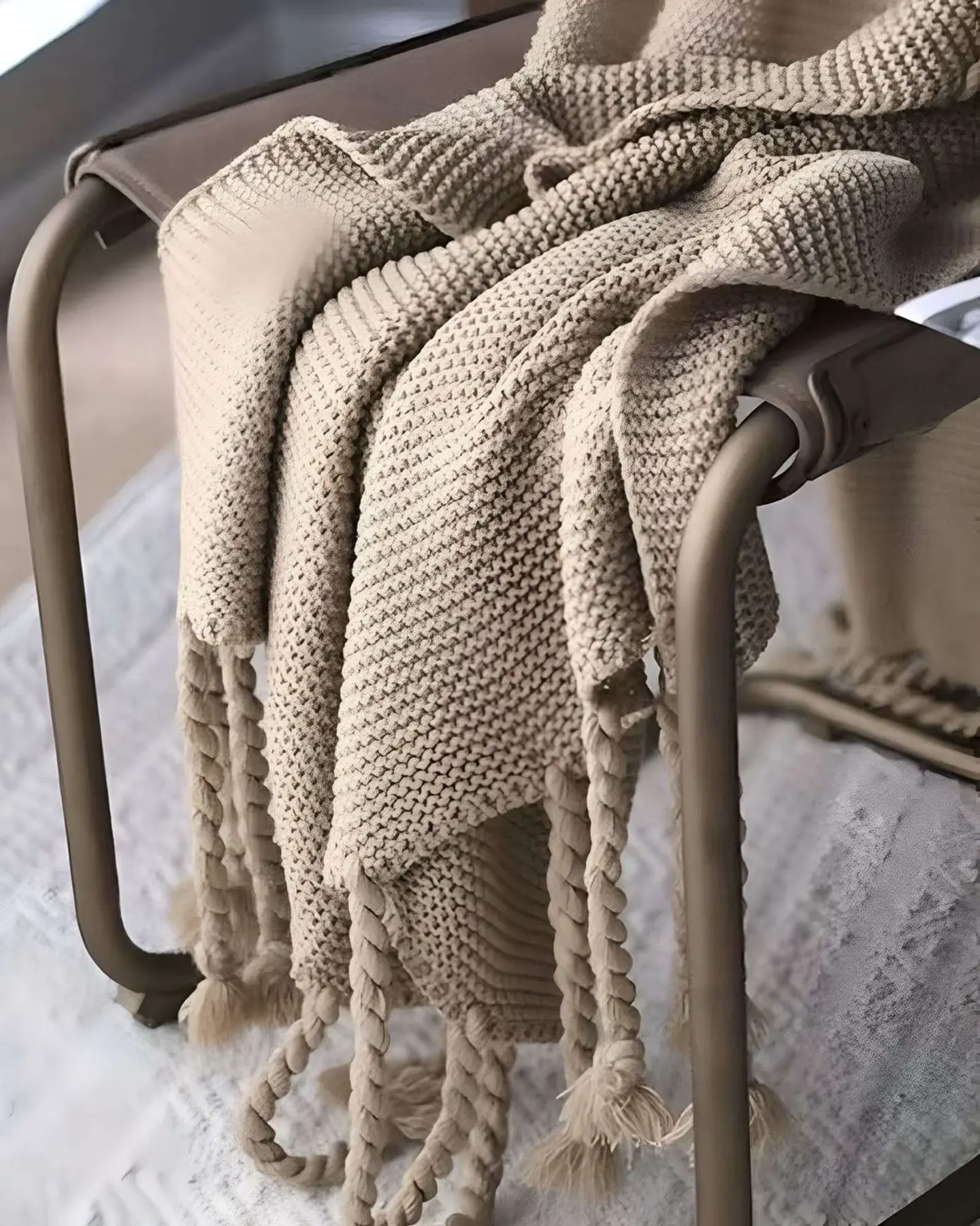 MANTA CHENILLE CON FLECOS DE SOGA DECORATIVA PARA CAMA O SOFA 3