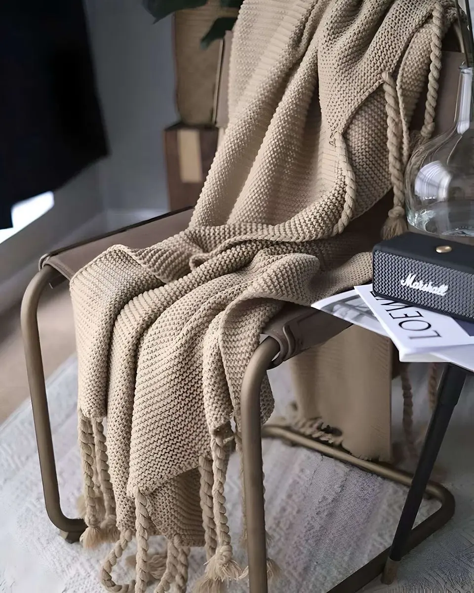MANTA CHENILLE CON FLECOS DE SOGA DECORATIVA PARA CAMA O SOFA 4