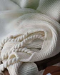 MANTA CHENILLE CON FLECOS DE SOGA DECORATIVA PARA CAMA O SOFA - Miniatura 2