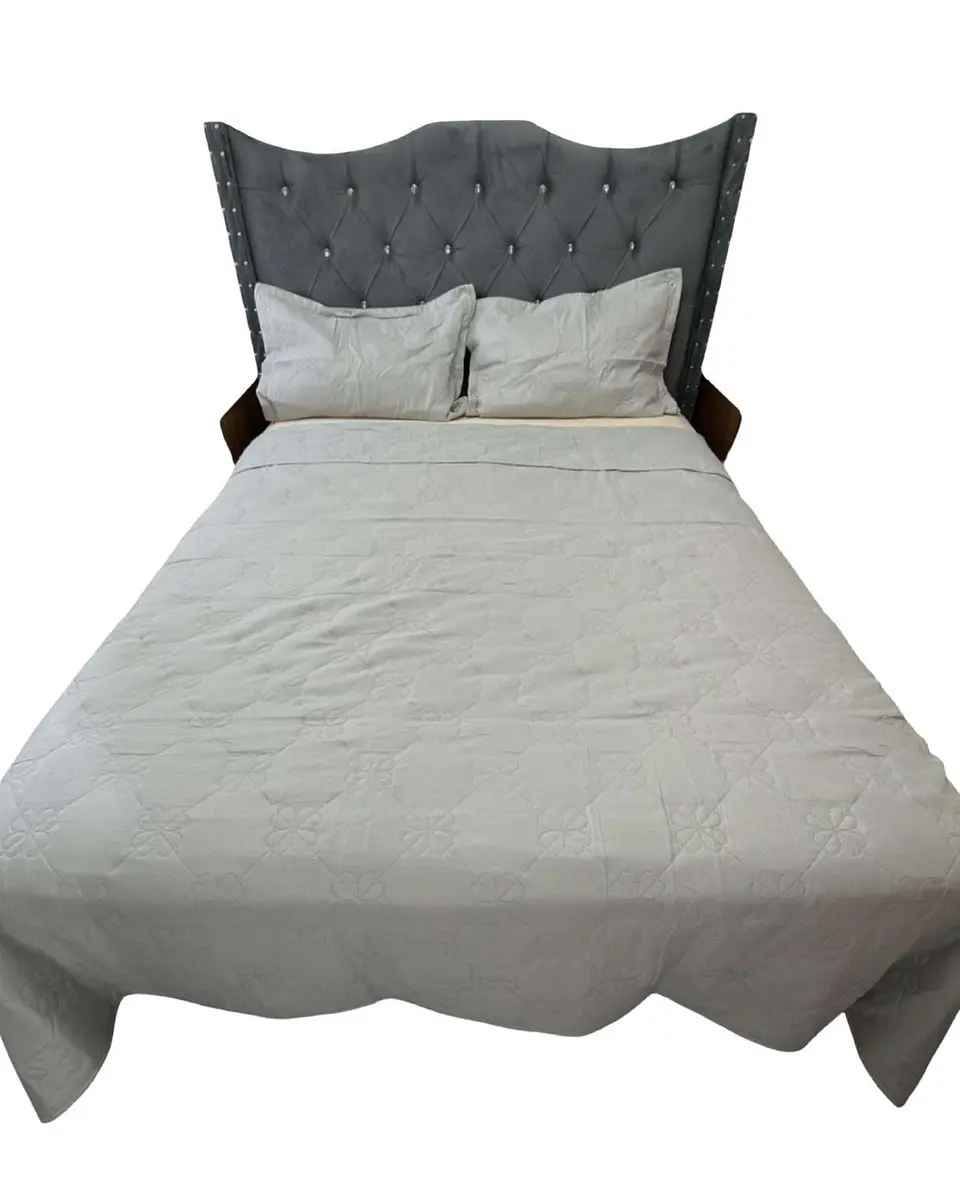 CUBRECAMA QUILT DE LUJO VERANO DELGADO KING GRIS 1