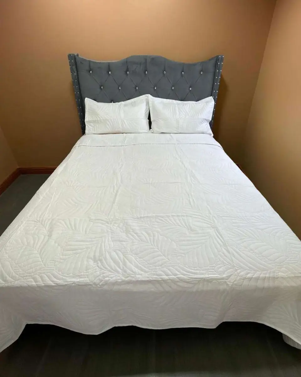 CUBRECAMA QUILT DE LUJO VERANO KING BLANCO 4