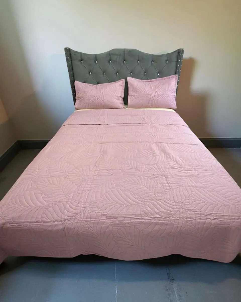 CUBRECAMA QUILT DE LUJO VERANO KING ROSA 4
