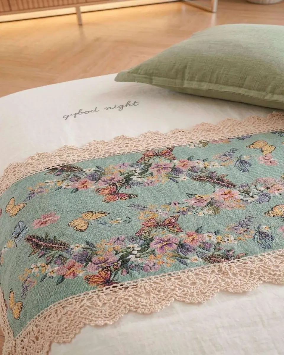 Piecera de Cama Estilo Bohemio con Encaje - Multiuso 80x200 cm 4