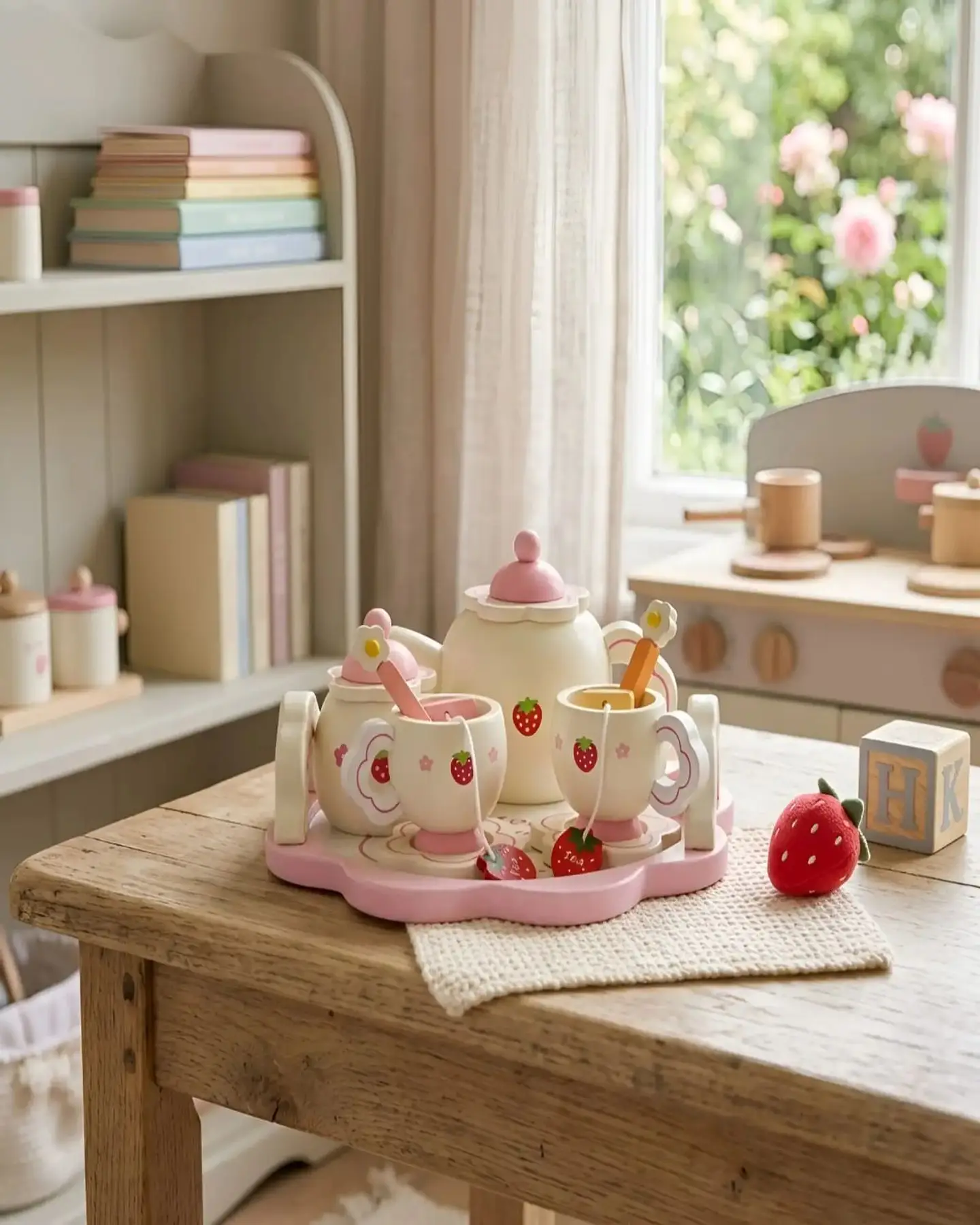 Set de Té de Madera Infantil Con Diseño De Fresas 2