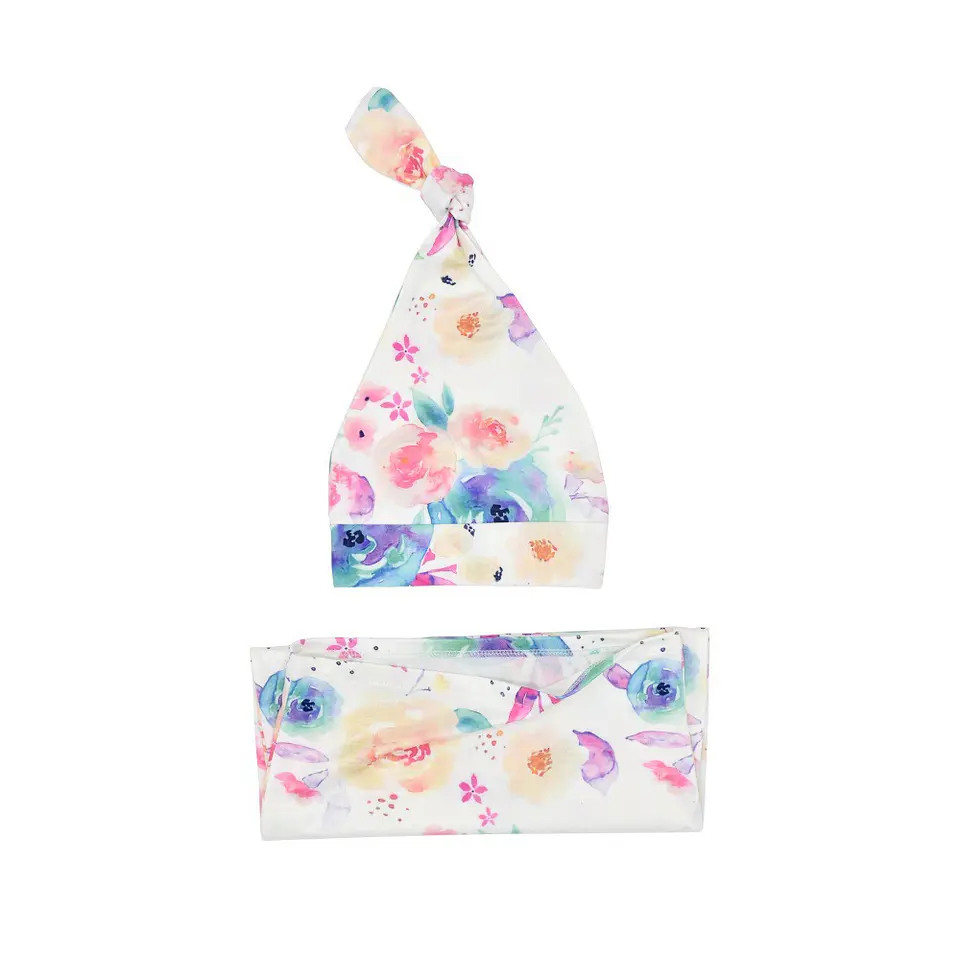 Flores en acuarela | Manta saquito y gorro 3