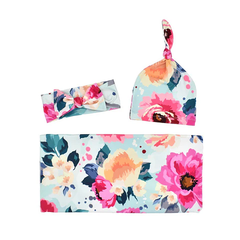 Lindas flores en acuarela | Manta saquito, gorro y cintillo