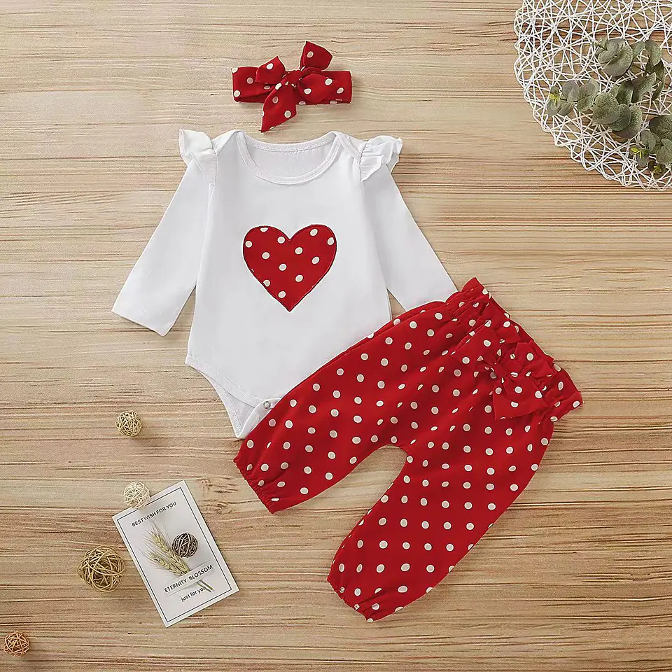 Corazoncita | Conjunto pilucho, pantalones y cintillo 1