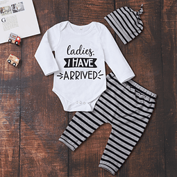 Ladies I have arrived | Conjunto pilucho, pantalón y gorrito