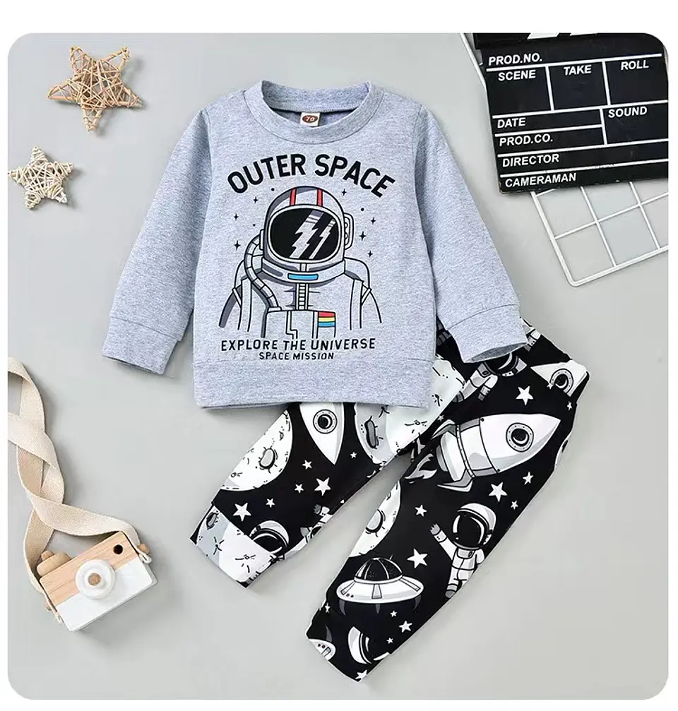 En el espacio | Conjunto polerón y pantalón 1