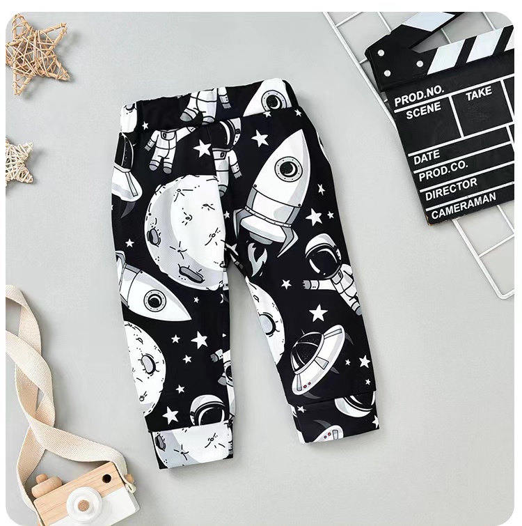 En el espacio | Conjunto polerón y pantalón 4