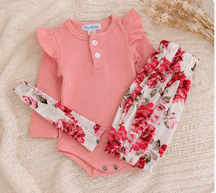 Conjunto pilucho, pantalones y cintillo flores rosadas 2