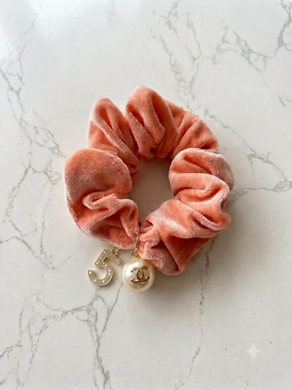 Camelia Perla Scrunchie 3
