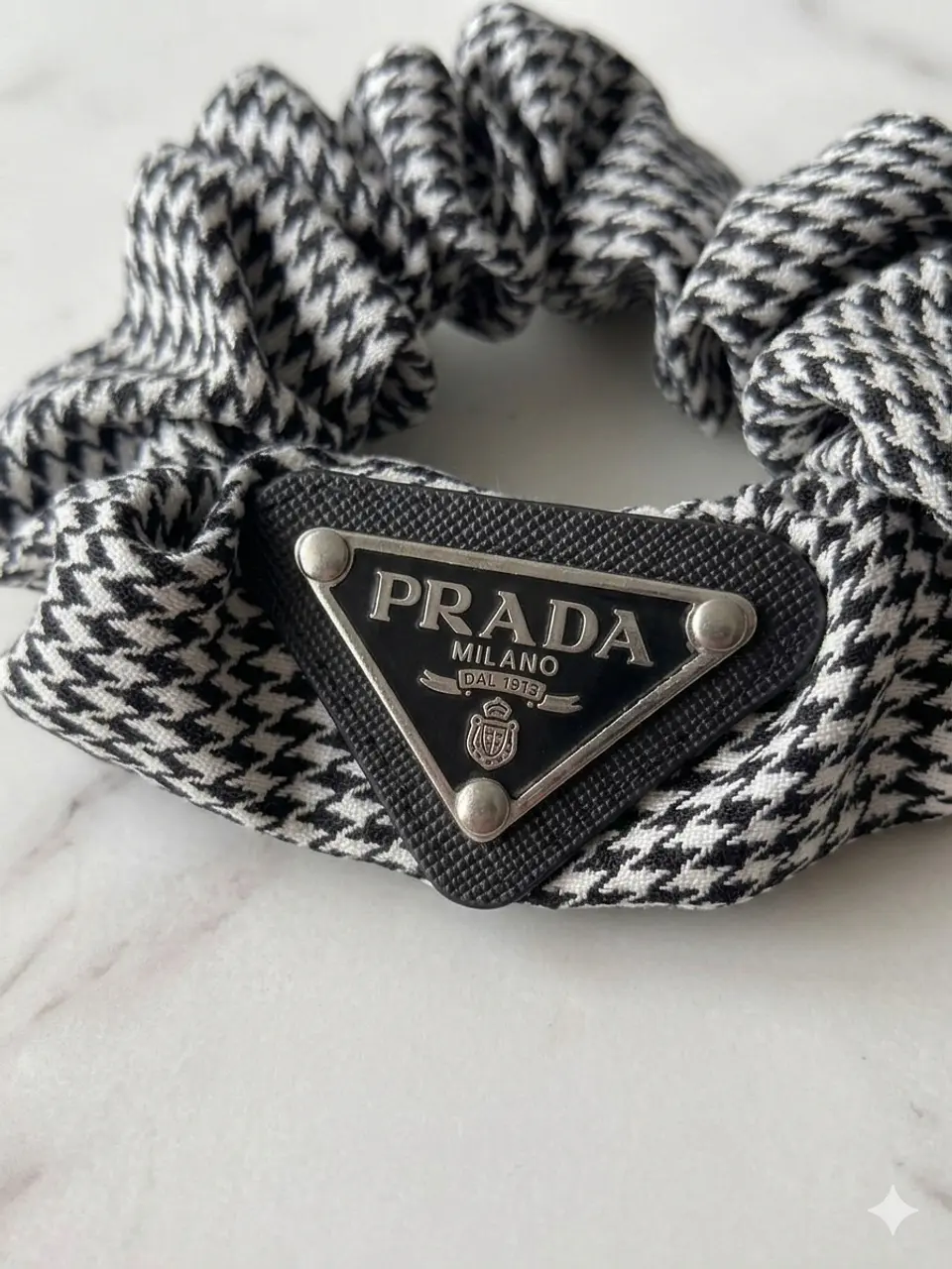 Petra Pie de poule Scrunchie 2