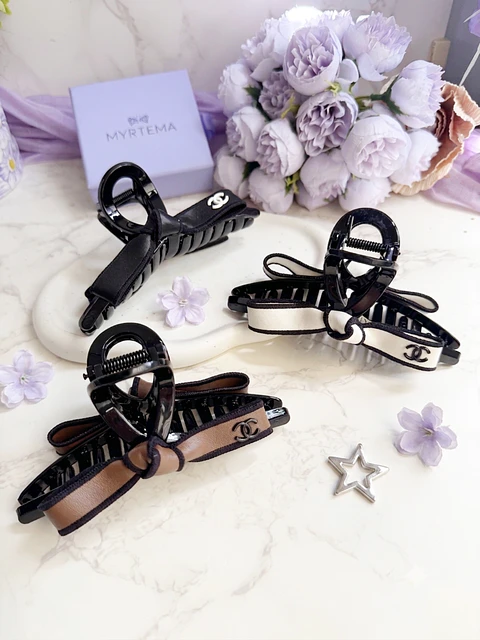 Camelia Leather Bow Κλαμερ