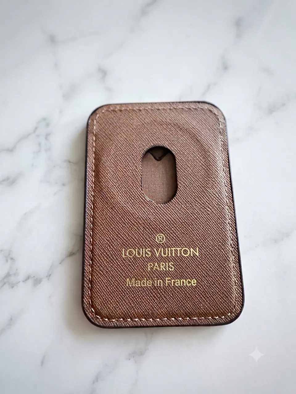 LoVu MagSafe Cardholder  3