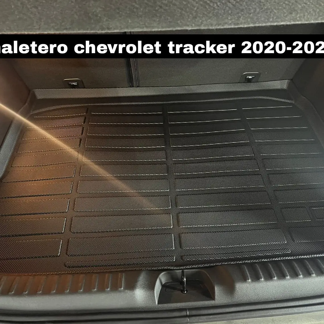 CUBRE MALETERO CALCE PERFECTO CHEVROLET TRACKER 2