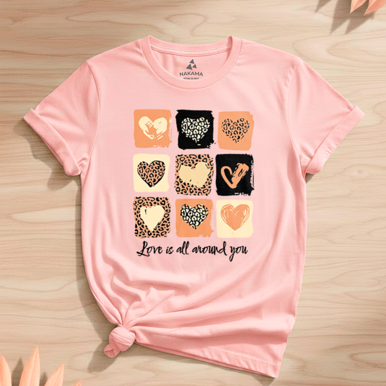 Polera Con Corazones Love Is All Around You 4