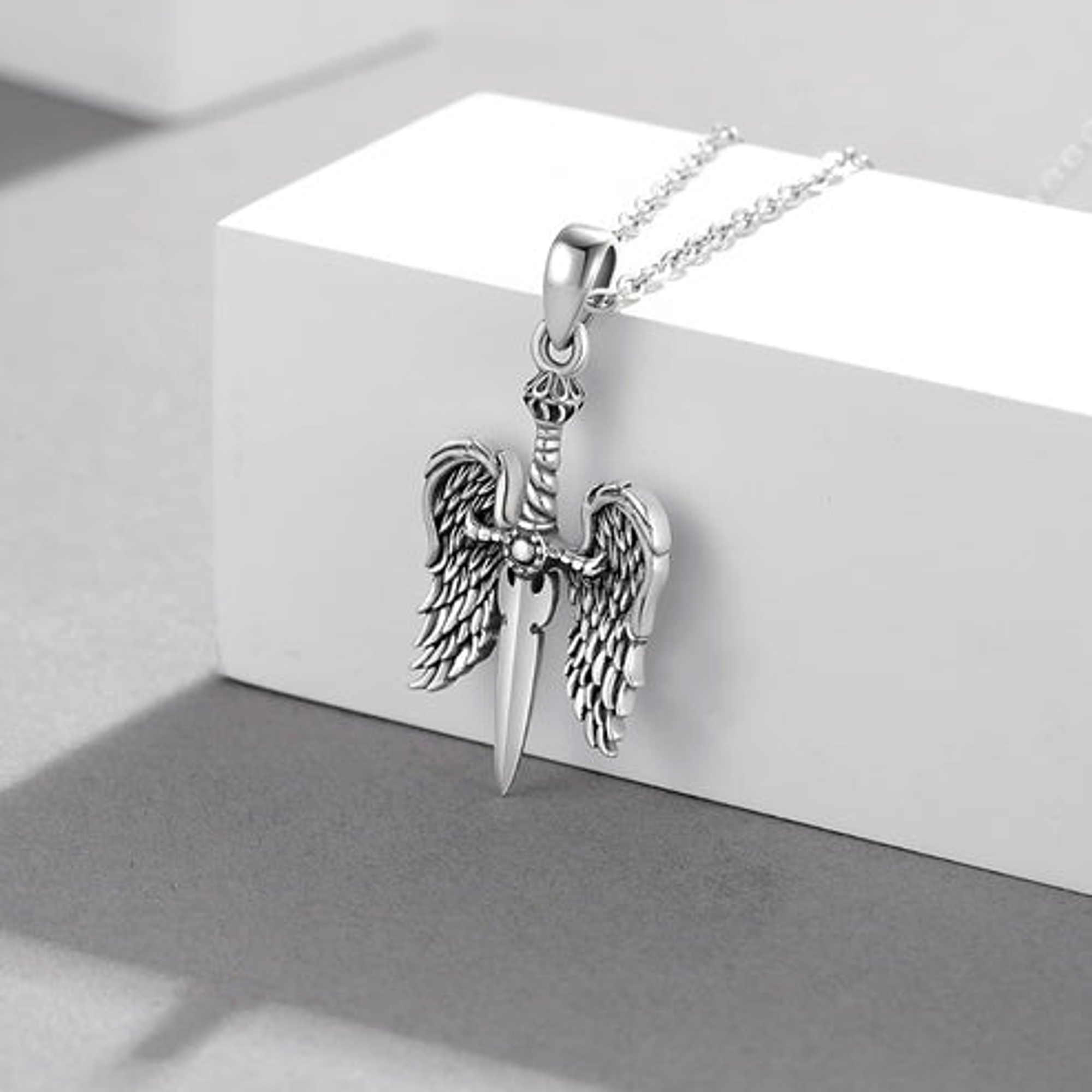 Colgante espada de san miguel de arcángel en plata 925 2