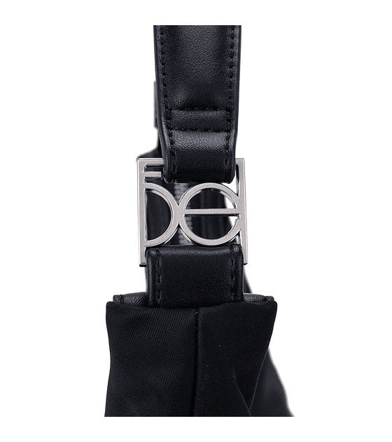 Bolsa Cloe Hobo Mediana Con Herraje Color Negro