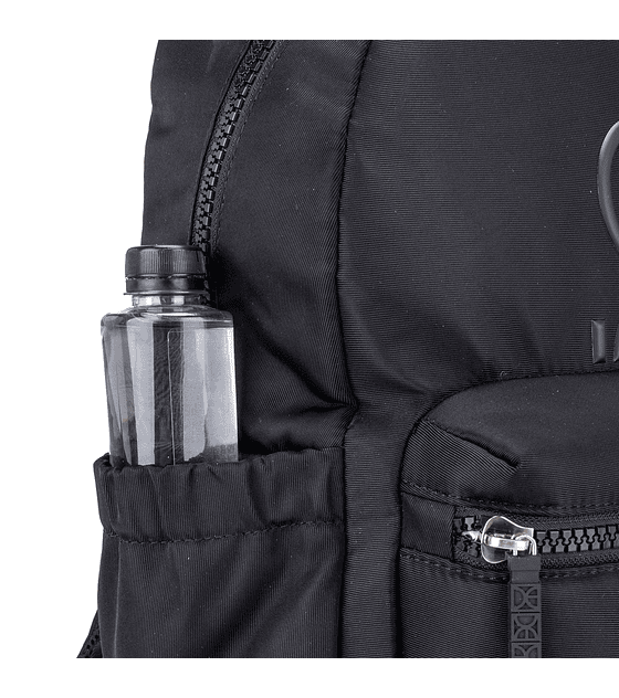 Mochila Grande Con Porta Laptop Cloe De 15 Plg Color Negro