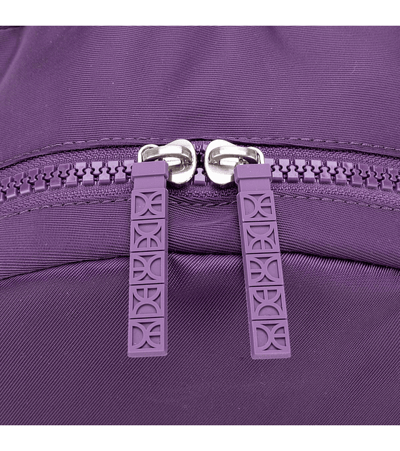 Mochila Grande Con Porta Laptop Cloe  De 15 Plg Color Morado