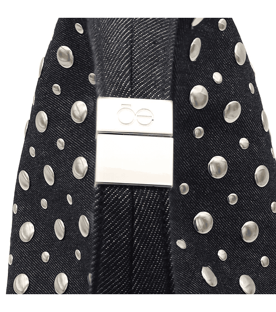 Bolsa Cloe Hobo Denim Con Estoperoles Color Azul Marino