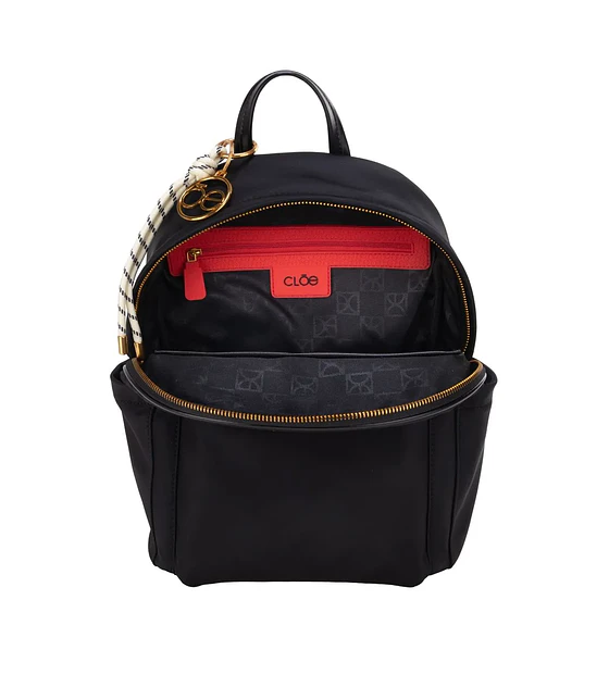 Mochila Cloe Grande Con Charm Decorativo Color negaron