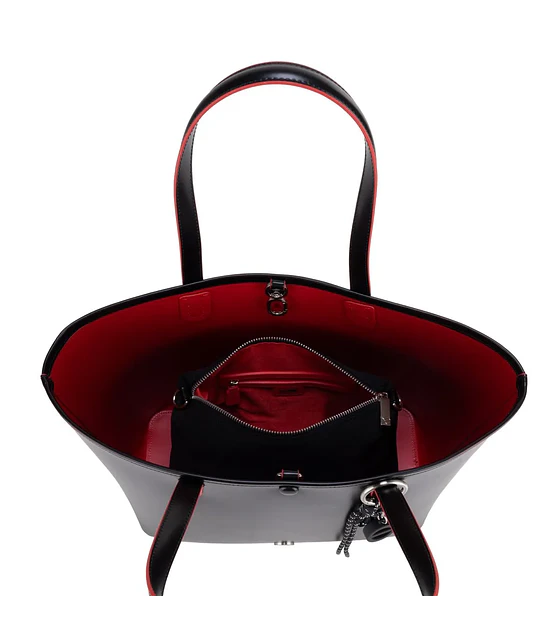 Bolsa Cloe Tote Grande Con Charm Color Negro