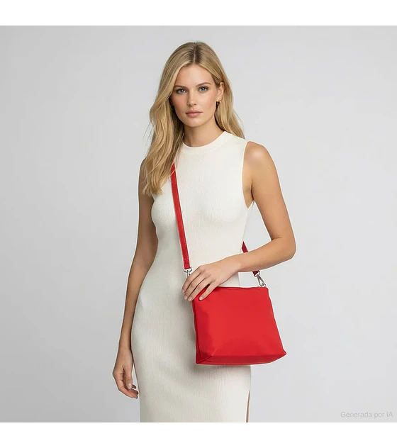 Bolsa Cloe Tote Grande Con Charm Color Rojo