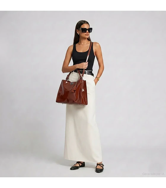 Bolsa Cloe Satchel Grande Con Tassel Color Tan