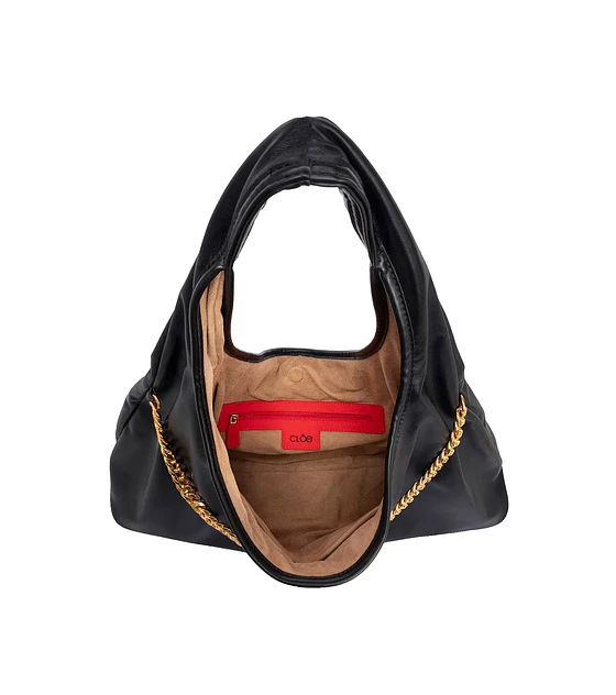 Bolsa Cloe Hobo Maxi Con Cadena Decorativa Color Negro
