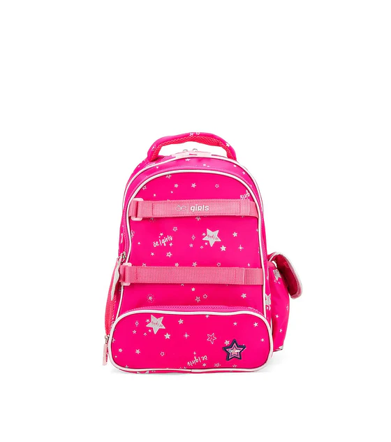 Backpack hecho con material textil. Cuenta con cierres de larga duración. Porta Ipad de 11 plg. Diseño de Oe Girls. Compartimentos frontales con cierre. Compartimentos laterales. Asas traseras ajustab