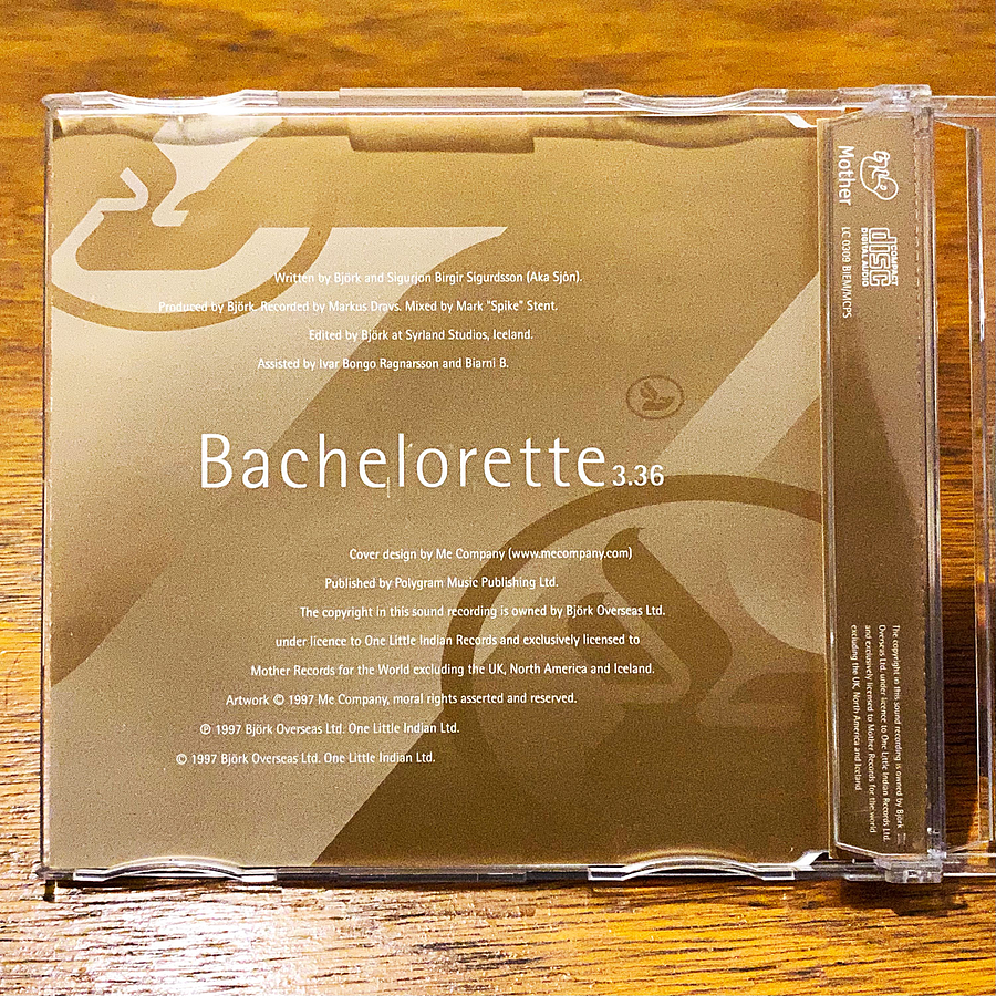 Björk - Bachelorette 3