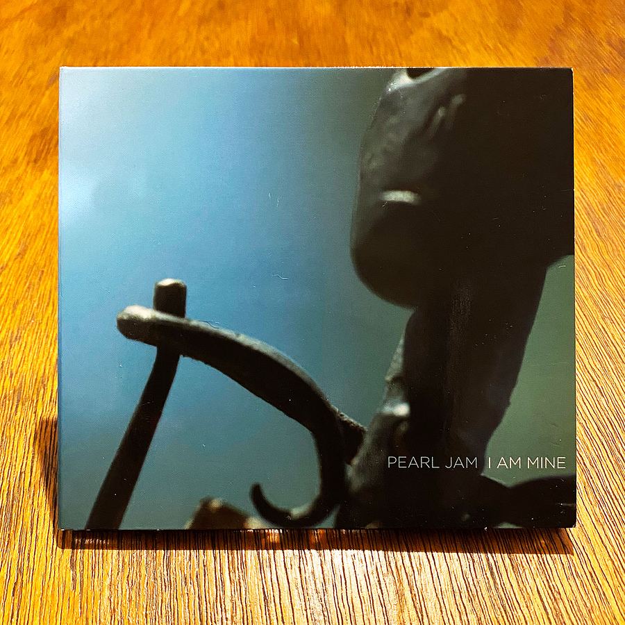 Pearl Jam - I Am Mine 1