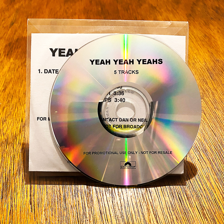 Yeah Yeah Yeahs - Date With The Night (CDR) 2