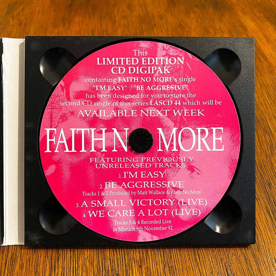 Faith No More - I'm Easy (Live) / Be Aggressive (Live) 6