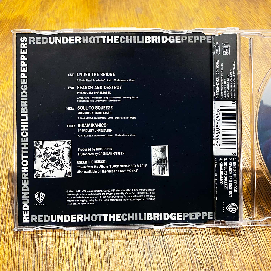 Red Hot Chili Peppers - Under The Bridge 3