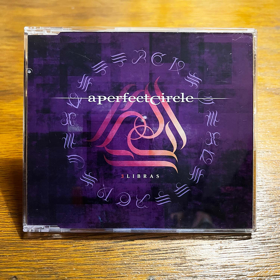 A Perfect Circle - 3 Libras 1