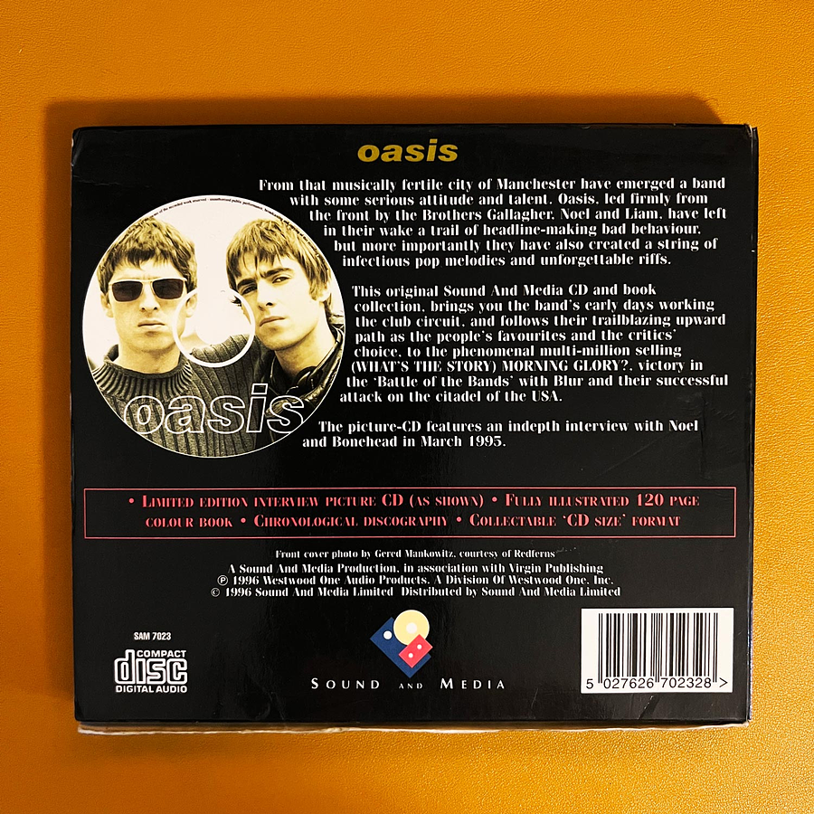 Oasis - Interview Disc & Fully Illustrated Book 2
