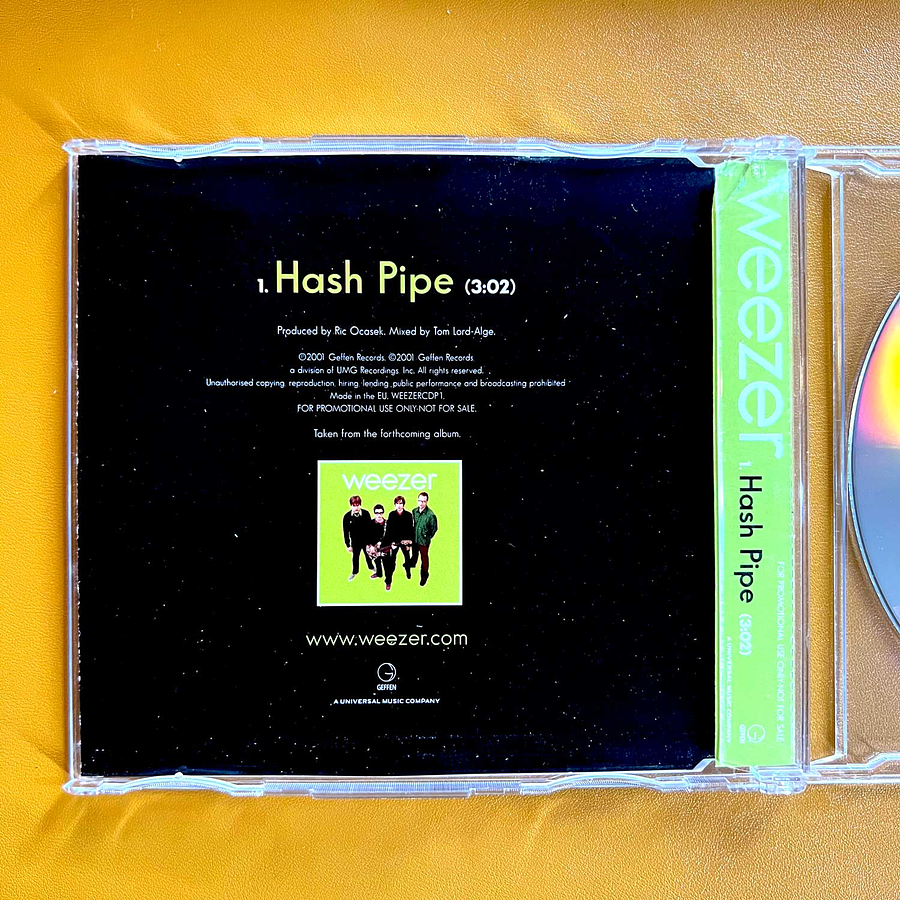 Weezer - Hash Pipe (Promo) 3