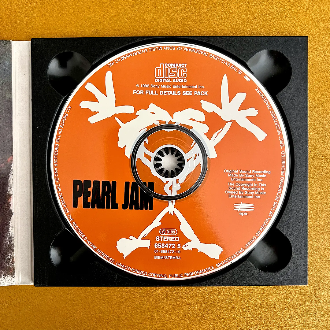 Pearl Jam - Oceans Digipak 4